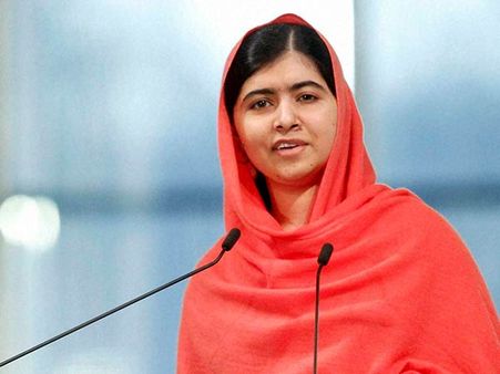 இப்படியா ஆடை அணிவார்.. மலாலாவை சீண்டும் நெட்டிசன்கள்!