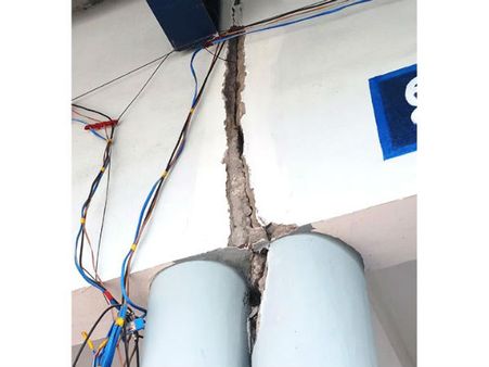 உயிர்பலி கேட்கும் மணப்பாறை புதிய பஸ் நிலைய கட்டிடம் - ரூ.5 கோடி 5 மாதம் கூட தாங்கலையே