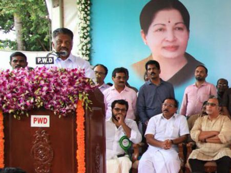 ஜெயக்குமாரை காமெடி நடிகர் என கூறி பழி தீர்த்த ஓபிஎஸ்!