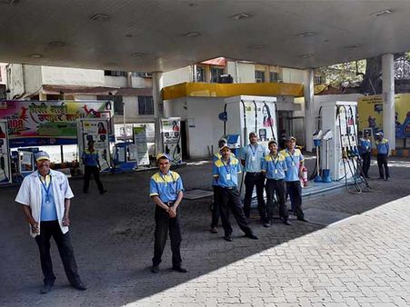 நாடு முழுவதும் அக்.13-இல் பெட்ரோல் பங்க்குகள் வேலை நிறுத்தம்