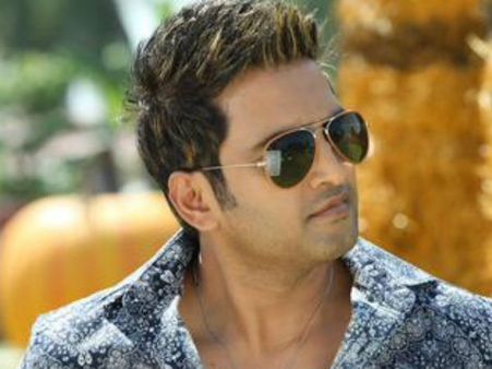 நடிகர் சந்தானத்துக்கு நிபந்தனை முன்ஜாமீன் வழங்கியது சென்னை ஹைகோர்ட்!