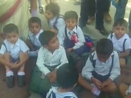 உ.பி. சர்க்கரை ஆலையில் இருந்து வாயு கசிவு: 500 மாணவர்கள் மயக்கம்