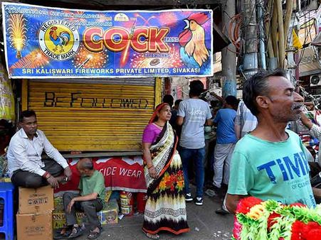 டெல்லிவாசிகள் பட்டாசு வெடிக்க சுப்ரீம் கோர்ட் தடை... சோகத்தில் சிவகாசி!