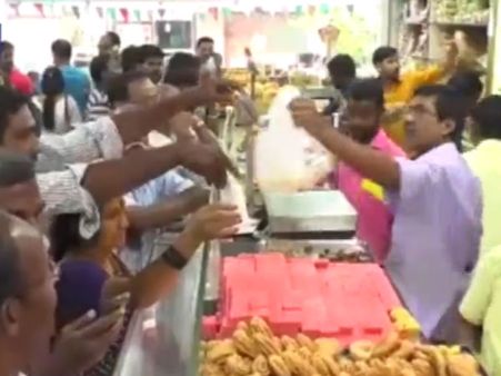 புதுவை: இனிப்பு கடைகளில் அதிகாரிகள் சோதனை