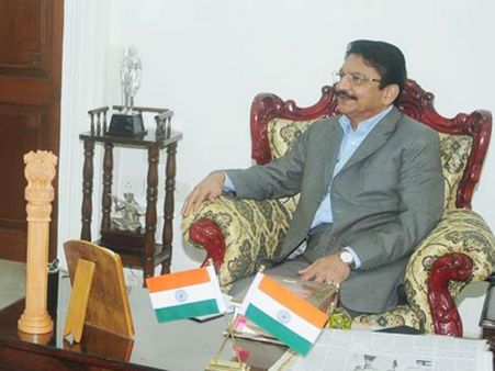 தமிழக மீடியாக்களா, அப்பப்பா... மனம் திறந்த முன்னாள் பொறுப்பு ஆளுநர் வித்யாசாகர் ராவ்!