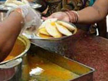 அம்மா உணவக சாம்பாரில் மிதந்த 'அழையா விருந்தாளி'.. பொதுமக்கள் அதிர்ச்சி