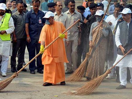 சிஎம் சார்.. மெதுவா கூட்டுங்க, தரைக்கு வலிக்க போகுது!