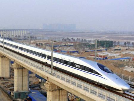 ஜப்பான்காரன் எல்லாத்துக்கும் மன்னிப்பு கேட்குறான் நாம?... இந்திய ரயில்வேயை சீண்டிய நெட்டிசன்ஸ்