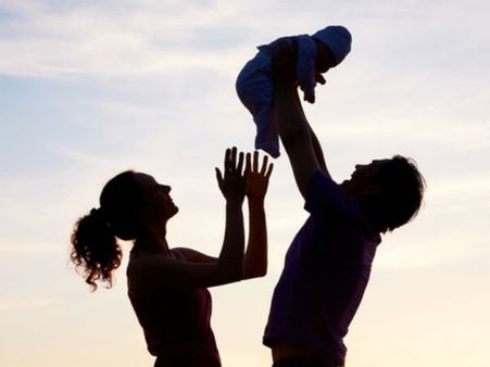 கதை சொல்லக் காத்திருப்பாள் என் கண்மணி.. முத்த மழையுடன்!