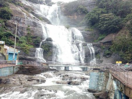 நெல்லை, குமரி மாவட்டங்களில் கொட்டும் கனமழை... அருவிகளில் ஆர்பரிக்கும் வெள்ளம்