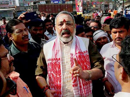 இந்துக்கள் பெரும்பான்மை குறைந்தால் நாடு அவ்வளவுதான்.. மத்திய அமைச்சர் பரபர!