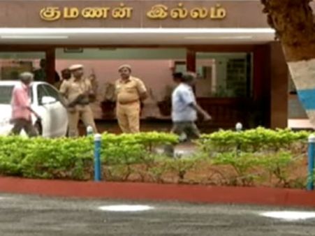 கிரண்பேடி ஸ்டைலில் கோவையில் ஆட்சியருடன் ஆளுநர் பன்வாரிலால் ஆலோசனை- வெடிக்கும் சர்ச்சை