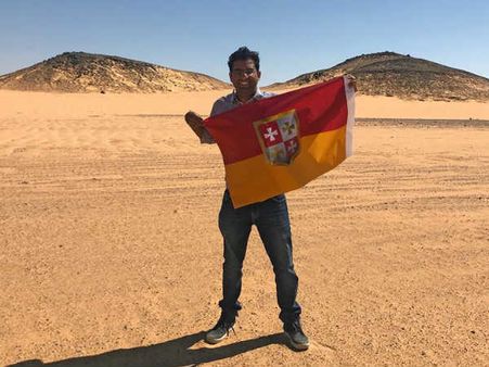 தனக்காக தனி நாடு உருவாக்கி ராஜாவாக பிரகடனப்படுத்திய 'தில்' இந்தியர்.. தேசிய கொடியும் அறிமுகம்