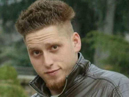 காஷ்மீரில் தீவிரவாதியாகி சில வாரங்களே ஆன முன்னாள் கால்பந்து வீரர் ராணுவத்திடம் சரண்