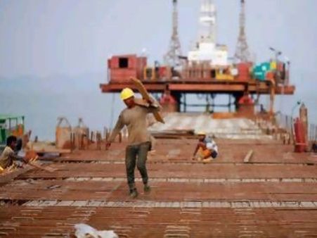 கொத்தடிமையாக இருந்தவர்கள் மீட்பு.. நாகப்பட்டினம் உதவி கலெக்டர் அதிரடி