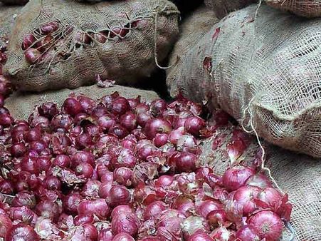 போதிய வெங்காய விளைச்சல் இல்லாததால் மகாராஷ்டிராவிடம் கையேந்தும் நிலையில் தமிழகம்!