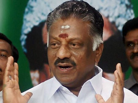 எடப்பாடி பழனிச்சாமியை மேடையில் வைத்துக்கொண்டு பன்னீர்செல்வம் என்ன பேசினார் தெரியுமா?