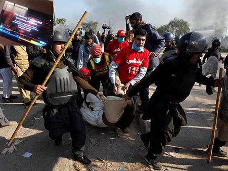 பாகிஸ்தானில் அறிவிக்கப்படாத எமர்ஜென்சி.. டிவி சேனல்கள் கட், சமூக வலைத்தளங்களுக்கும் நெருக்கடி