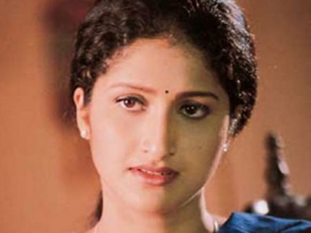 பிரதியுஷாவை பலாத்காரம் செய்து கொன்று விட்டனர்... 15 ஆண்டுகளாக நீதி கேட்டு கதறும் தாய்