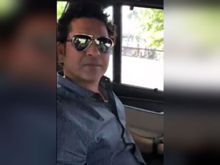 ஹெல்மெட் போடுங்க பாஸ் லைஃப் நல்லா இருக்கும்... கேரளாவில் சச்சின் ஜாலி பிரச்சாரம்- வீடியோ