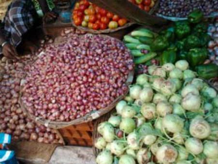 சாம்பர்ல இனி சின்ன வெங்காயத்தை தேடாதீங்க... ஒரு கிலோ ரூ.200...