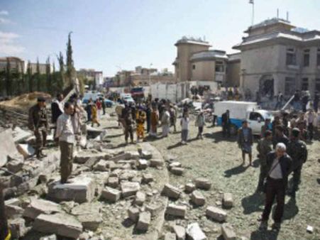 ஒருநாளில் இத்தனை மரணங்களா... உணவின்றி இறக்கும் குழந்தைகள்... சவூதி- ஏமன் போரால் நடக்கும் கொடுமை