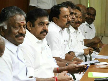 டி.டி.வி தினகரனை சமாளிக்க ஆக்‌ஷன் அவதாரம் எடுக்கும் ஓ.பி.எஸ் - ஈ.பி.எஸ்!