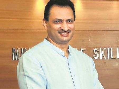 மத்திய அமைச்சர் ஆனந்தகுமார் ஹெக்டே நாக்கை வெட்டினால் ரூ1 கோடி பரிசு அறிவிப்பால் பரபரப்பு