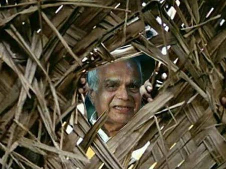 பாத்ரூம் சர்ச்சை.. மாவட்ட வாரி ஆய்வு.. பரபரப்பு புரோஹித்