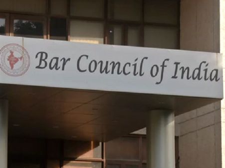 எம்பி, எம்எல்ஏக்கள், வழக்கறிஞராக பணியாற்றலாமா?... பரிசீலிக்கிறது இந்திய பார் கவுன்சில்!