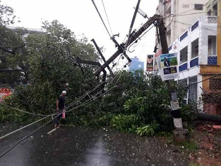 ஓகி புயல் நகர்ந்த பிறகு எப்படி இருக்கிறது கன்னியாகுமரி மாவட்டம்?