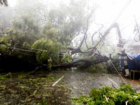 உலுக்கியெடுத்த ஓகி புயல் பெயருக்கு என்ன அர்த்தம் தெரியுமா? அசந்துருவீங்க
