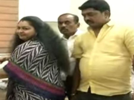 நேற்றே சொன்னார் தீபா அவ்வளவு நம்பிக்கையாக.. வேட்பு மனு நிராகரிக்கப்படலாம்னு!