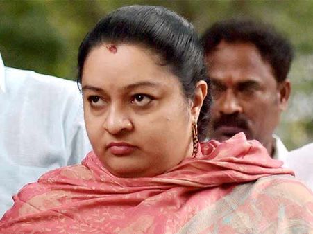 பொய் புகார் கொடுத்து போலீஸில் மாட்டிக்கொண்ட தீபா? நாற்காலி உடைத்து நாடகமாடியது அம்பலம்