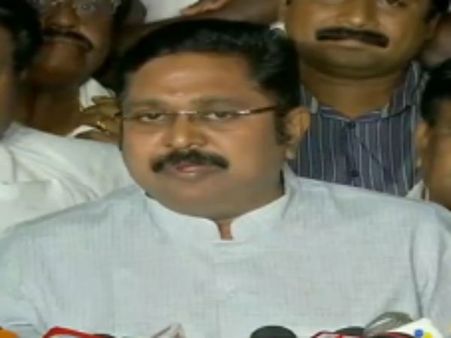 தினகரனுடன் புதுவை எம்பி கோகுல கிருஷ்ணன் சந்திப்பு... முதல்வர் அணியிலிருந்து மீண்டும் பல்டி