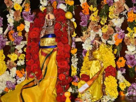 புஷ்கலா தேவியை மணம் முடித்த ஆரியங்காவு தர்மசாஸ்தா... பக்தர்கள் தரிசனம்