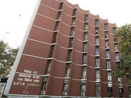 பணப்பட்டுவாடா செய்தால் ஐடி ரெய்டு நடக்கும்... தேர்தல் ஆணையம் எச்சரிக்கை!