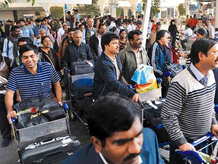 வெளிநாட்டை நோக்கி படையெடுக்கும் மக்கள்.. இந்தியர்கள் தான் முதல் இடம்.. ஐநா அறிக்கை