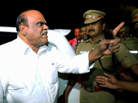 2017ல் நீதித்துறையை கலங்கடித்த கர்ணன்... சுப்ரீம் கோர்ட்டால் சிறைத்தண்டனையும் பெற்ற ப்ளாஷ்பேக்!