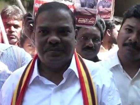 ஆர்.கே நகர்: விறுவிறுப்பான பிரச்சாரத்தில் நாம் தமிழர் கட்சி வேட்பாளர் கலைக்கோட்டுதயம்