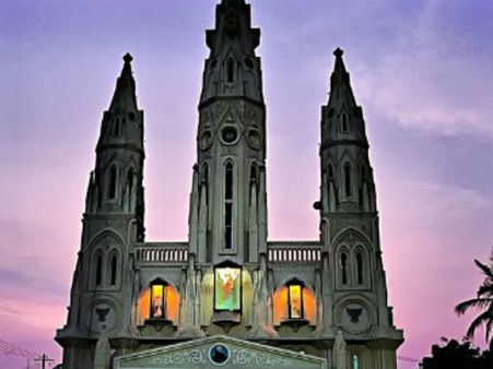 ஓகி புயல் பாதிப்பு... குமரியில் களையிழந்த கிறிஸ்துமஸ் கொண்டாட்டம்.. வீடுகளில் கருப்புக் கொடி