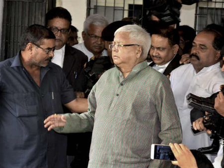 ஜெ. சொத்துக்குவிப்பு வழக்கு விசாரணையை போலவே இழுத்தடிக்கப்பட்ட மாட்டுத்தீவன ஊழல்