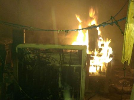 பீஹாரில் ரயில் நிலையம் மீது தாக்குதல்- தீ வைப்பு- ஊழியர்களை கடத்திய மாவோயிஸ்டுகள்!!