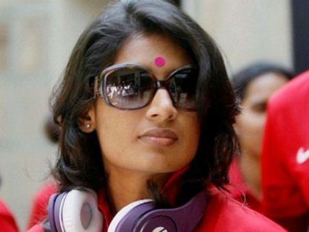 மிரட்டிய மித்தாலி