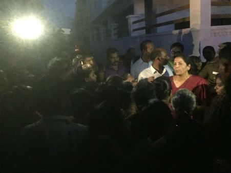 கடந்த 15 நாட்களாக மீனவர்களின்றி கடலில் எந்த படகுகளும் இல்லை.. சொல்கிறார் நிர்மலா சீதாராமன்!