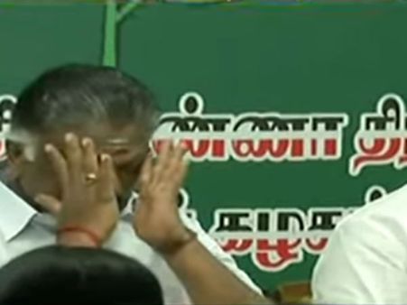 ஜெயலலிதா குறித்து பேசும்போது கண்கலங்கிய ஓபிஎஸ்!