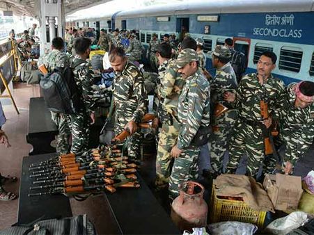 ஆர்.கே நகர் தேர்தல் பாதுகாப்பு... துணைராணுவம் களம் இறக்கப்பட்டது