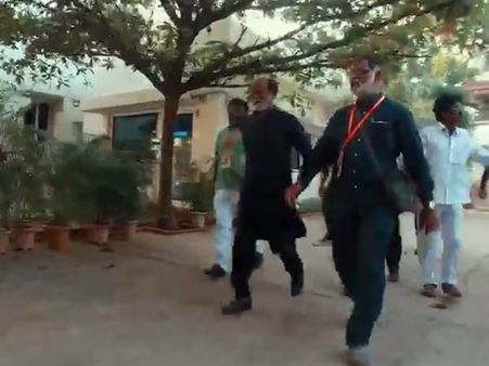 இதுதான் ரஜினி ஸ்டைல்.. இதே வேகத்தில் அரசியலில் இறங்குங்க தலைவா!