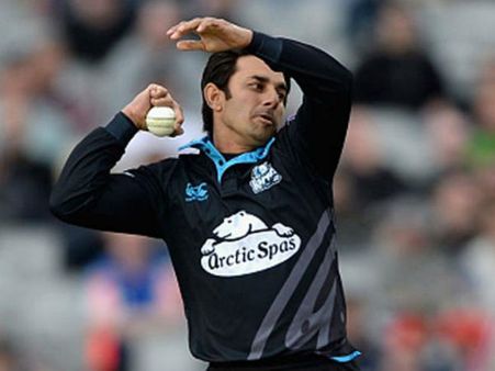 கைல காசு இல்லை.. பணப்பிரச்சனையால் உகாண்டாவில் மாட்டிக்கொண்ட பாகிஸ்தான் கிரிக்கெட் வீரர்கள்