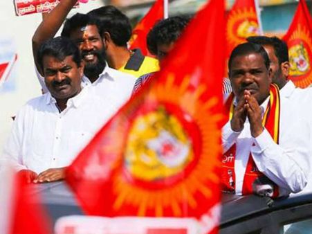 ஒரு பைசா கூட கொடுக்காமல் 4 ஆயிரம் ஒட்டுகள்... நாம் தமிழர் கட்சிக்கு குவியும் பாராட்டுகள்!